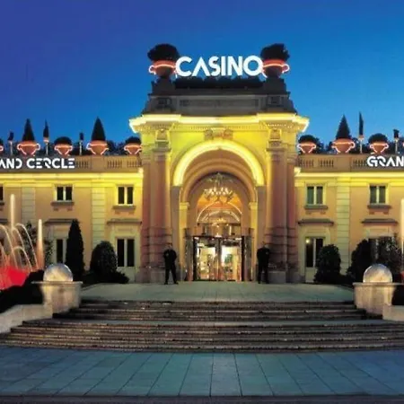 Joli Au Centre Апартаменты